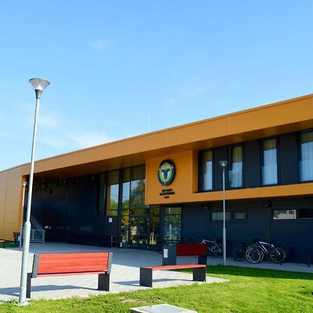Sport Centrum Apartman Pápa Eksteriør billede