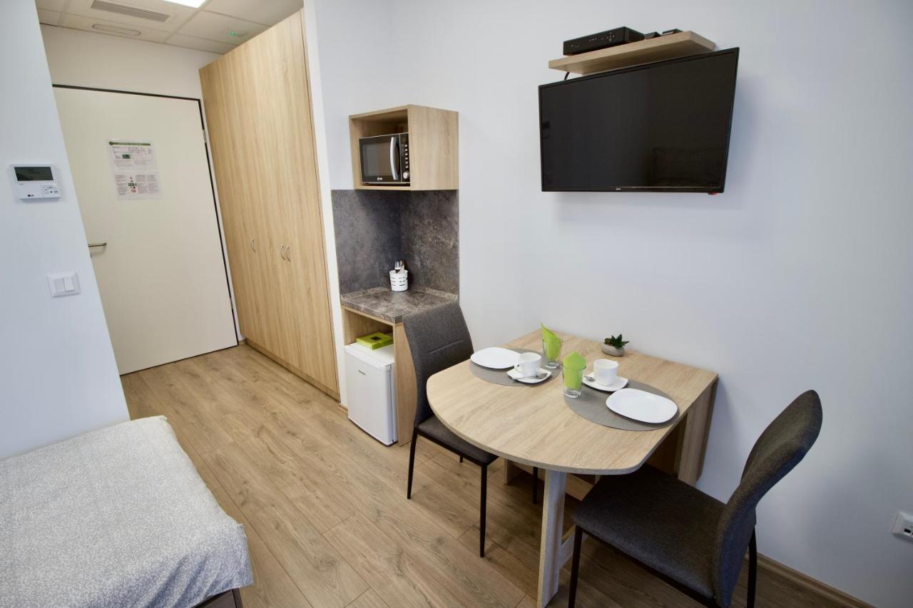 Sport Centrum Apartman Pápa Eksteriør billede